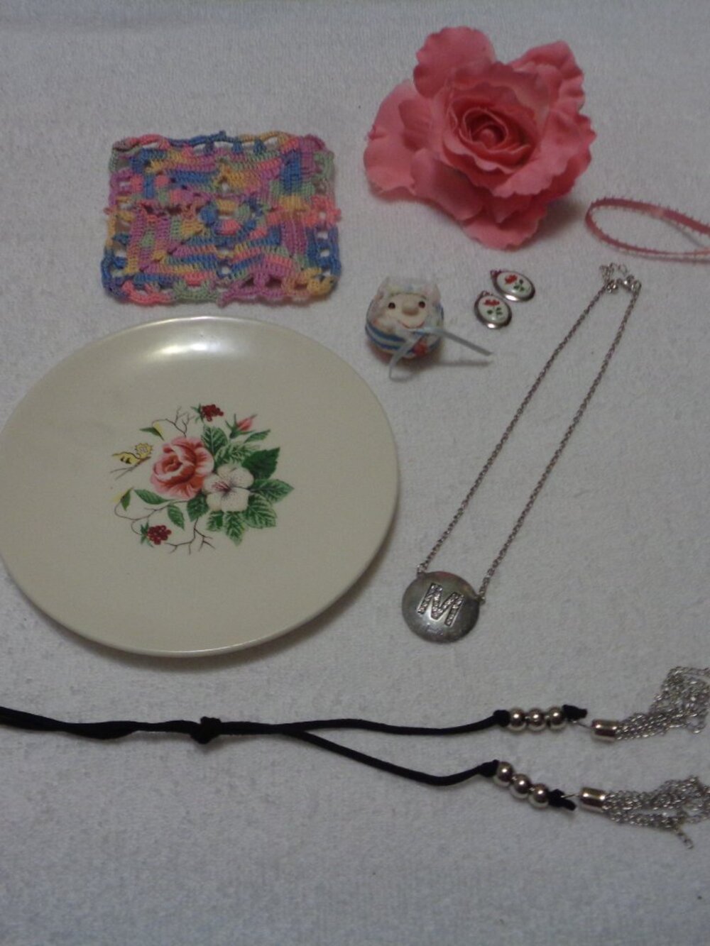 RETRO ROMANCE JEWELRY NECKLACES EARINGS POTHOLDER PLATE RIBBON FACE LOT